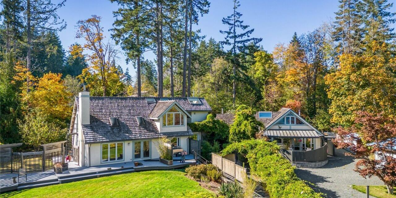 1901 East Rd Denman Island (Manna House)