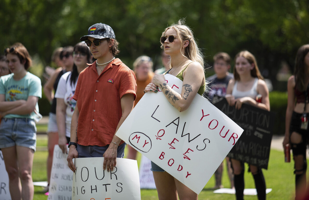 A judge has blocked a near-total abortion ban in Kentucky.