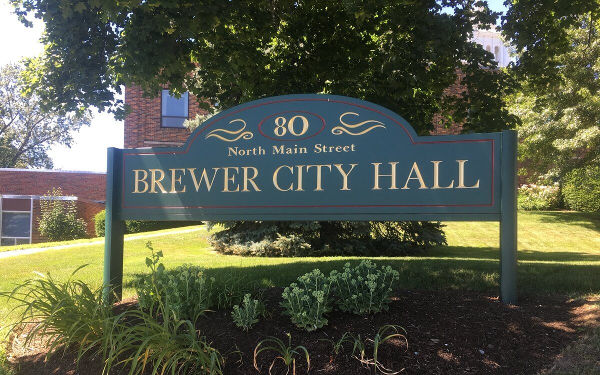 A sign reads "Brewer city hall"