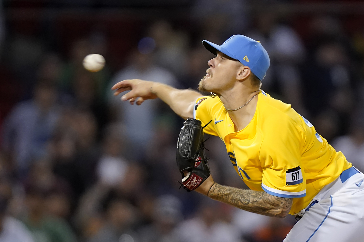 Tanner Houck was not able to close in the Red Sox's game agains the Toronto Blue Jays because he's unvaccinated.