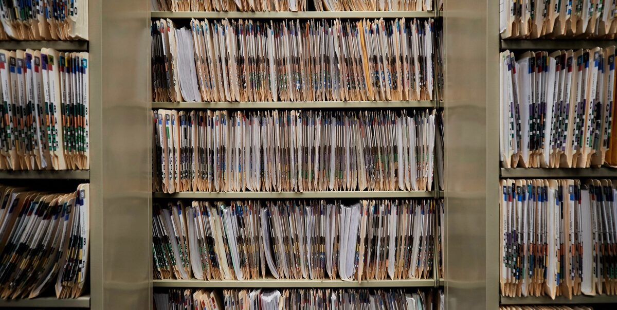 Few Maine lawyers are stepping up to help New Hampshire deal with a backlog of cases.