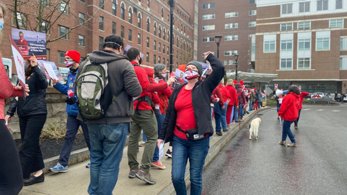 Maine Medical Center's nurses have ratified their first union contract.