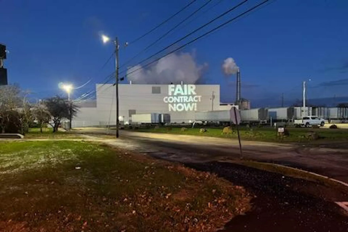 Woodland Pulp millworkers will vote whether to strike this week