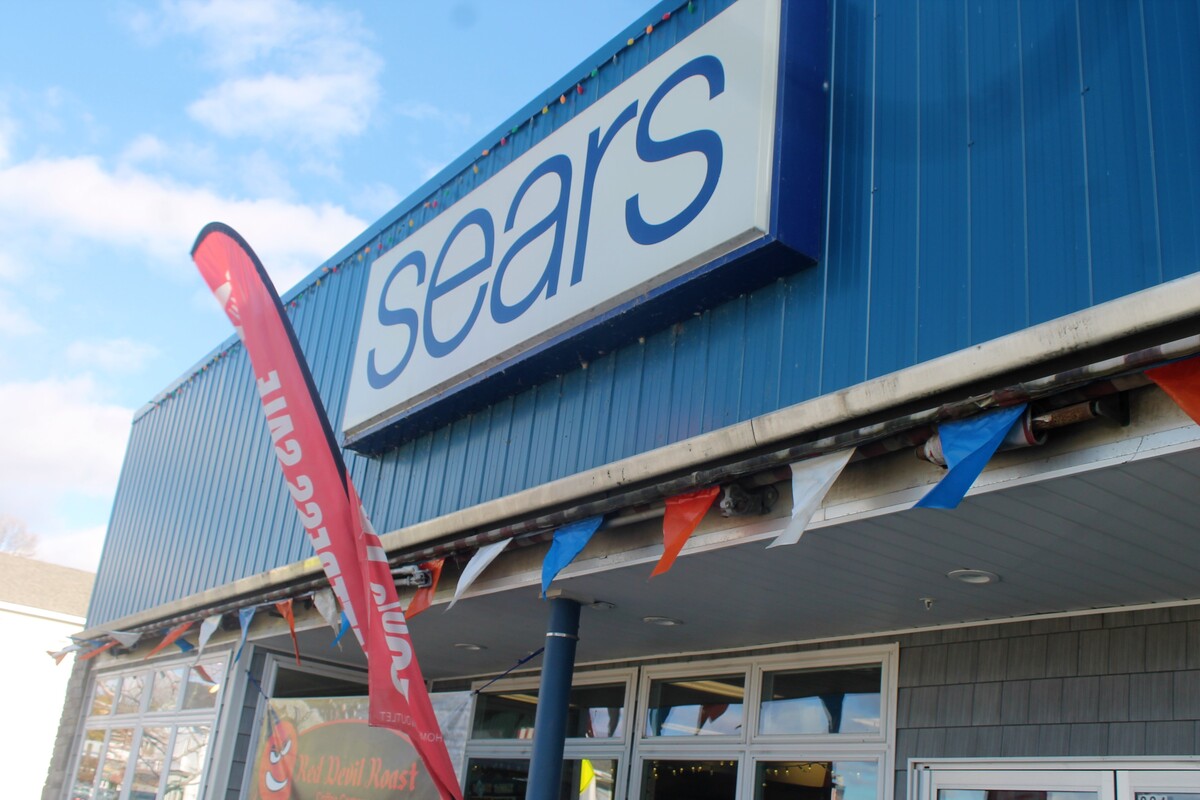 The two stores are among the 115 Sears Hometown stores in 36 states and Puerto Rico that are liquidating.