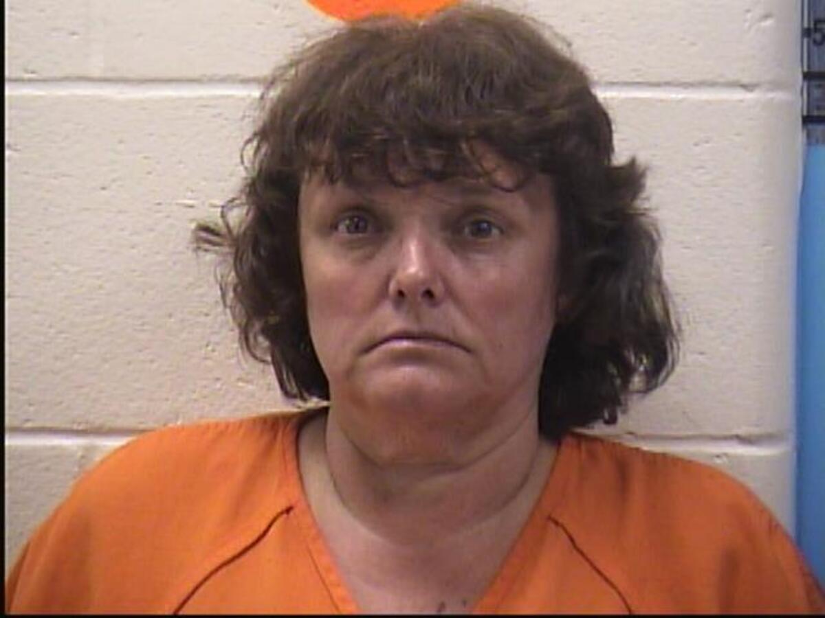 Lee Ann Daigle will plead guilty to manslaughter in the death of a newborn she allegedly abandoned in a gravel pit in the 1980s.
