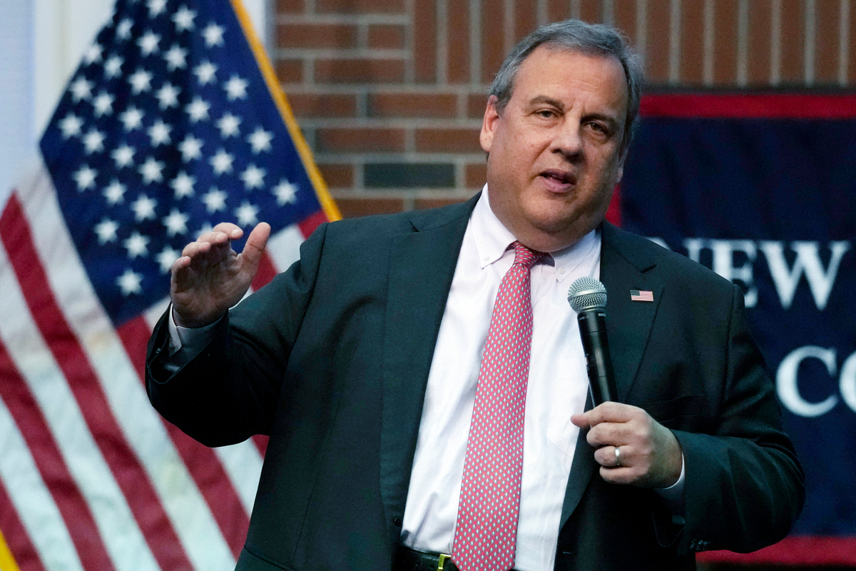 Chris Christie is planning to make the announcement at a town hall Tuesday evening at Saint Anselm College's New Hampshire Institute of Politics.