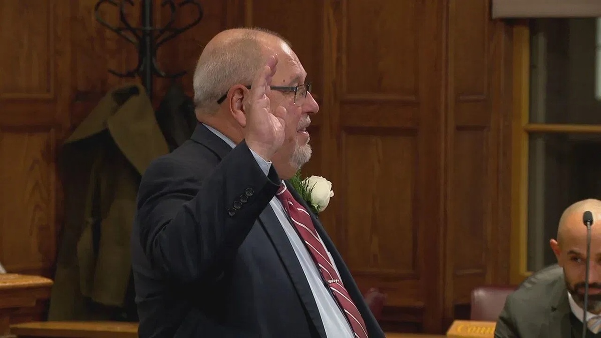 During his Monday inauguration, Mark Dion promised to stay committed to his constituents as mayor.