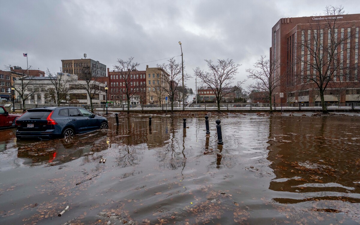 The Penobscot River is expected to reach just shy of moderate flood stage before noon Saturday. That's expected to cause more flooding to parking areas along the Kenduskeag Stream.