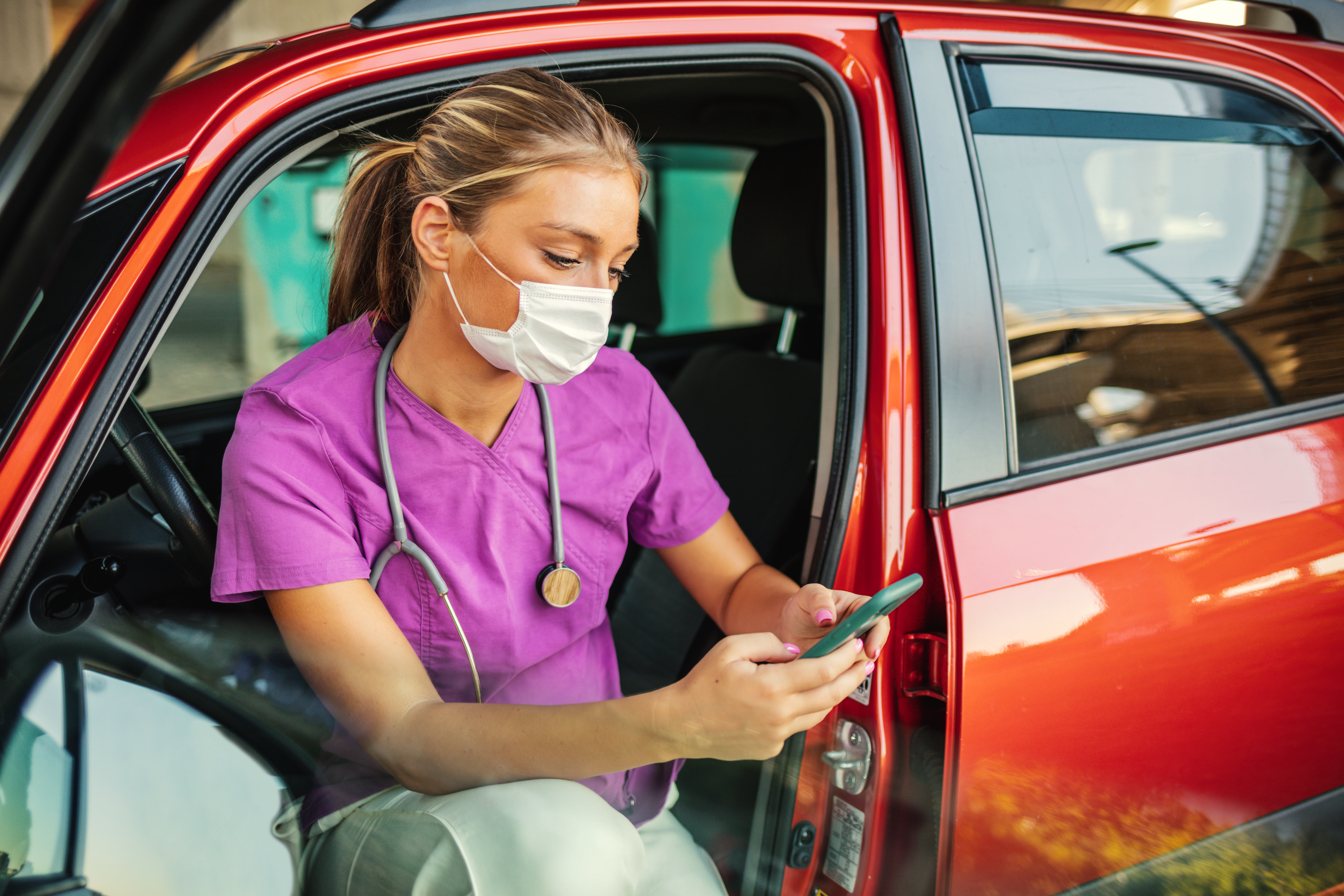 Nurses on the road: Inside the life of a traveling nurse