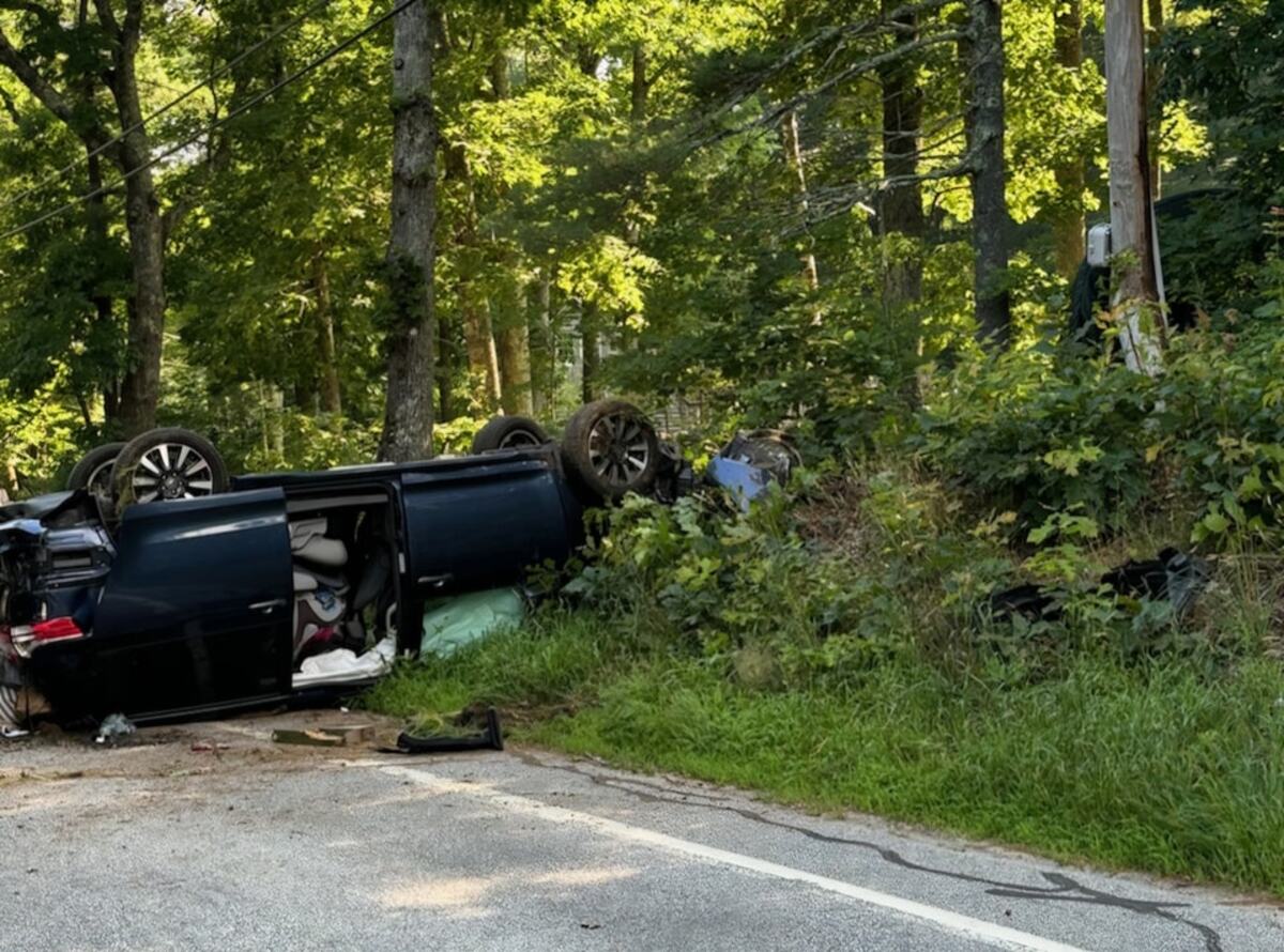 7 people — including 6 children — injured in Maine rollover crash