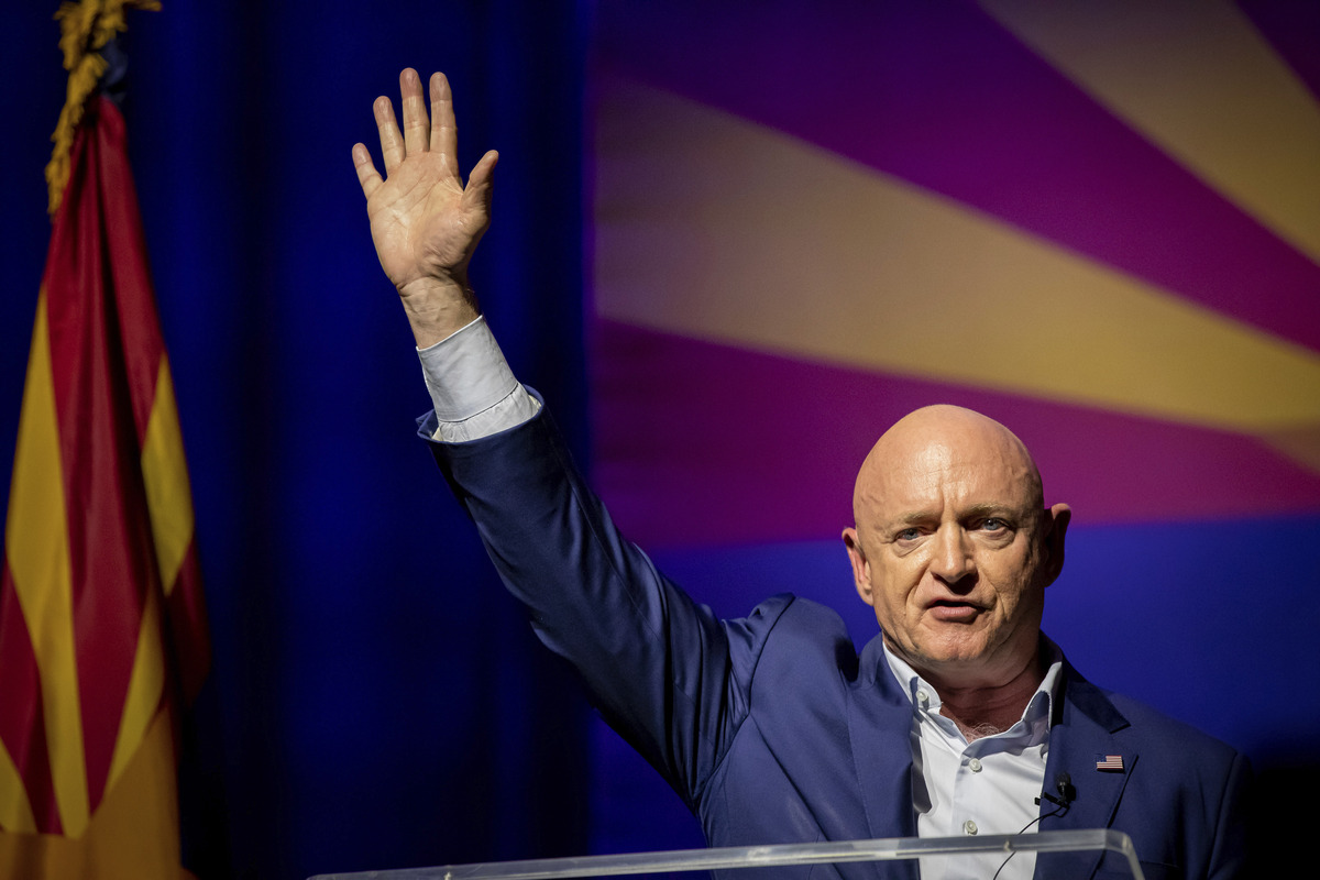 Why Kamala Harris should pick former astronaut Mark Kelly as her running mate