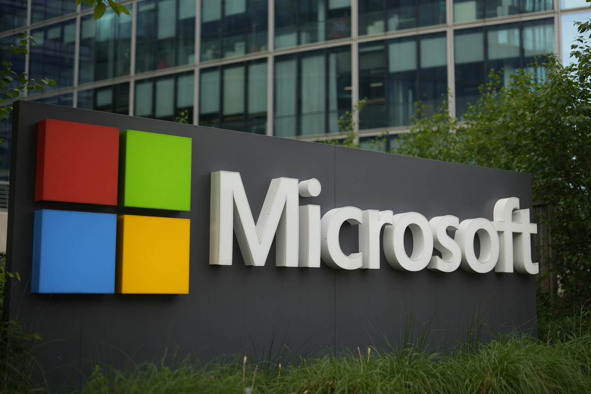 Huge Microsoft outage causes worldwide chaos