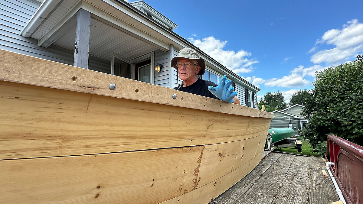 Maine group honors Benedict Arnold’s 1775 Quebec expedition with replica boats and guided hikes