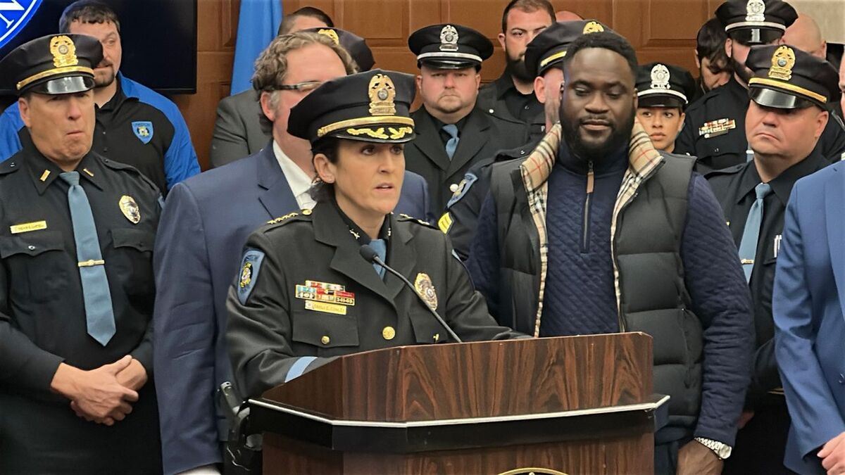 Lewiston swears in 1st female police chief