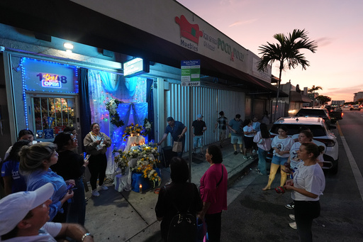 Nicaraguans celebrate Virgin Mary in Miami despite fears at home and in US