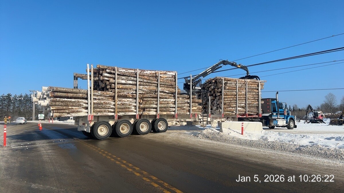 Icy roads blamed for 3 tractor-trailer crashes on Maine’s Route 11