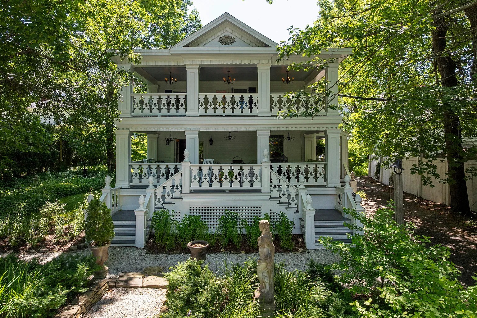 Coastal Maine mansion that once housed vintage music box collection is for sale