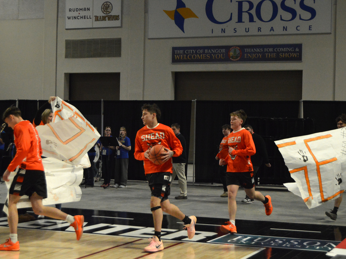 1st win of the Bangor basketball tournament goes to Maine’s easternmost high school