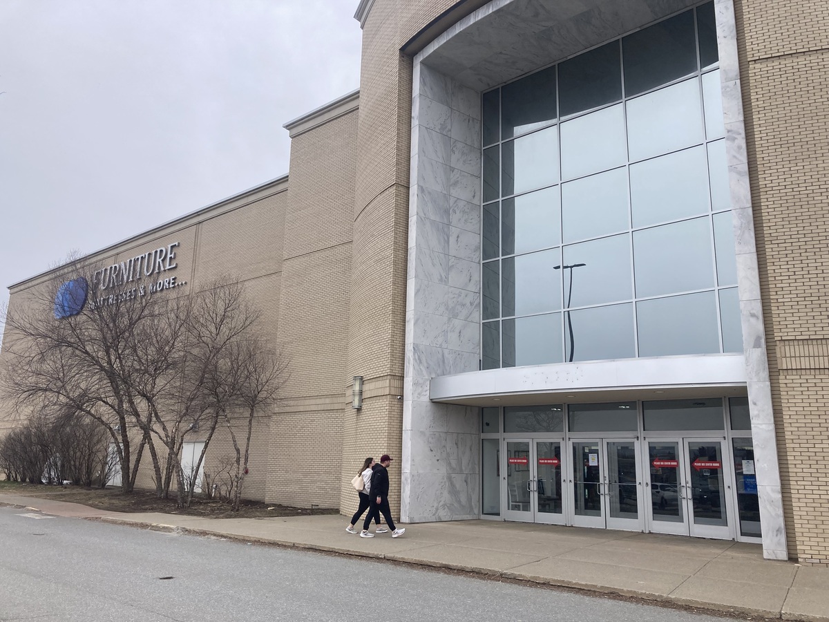 Bangor Mall furniture store sold to out-of-state business