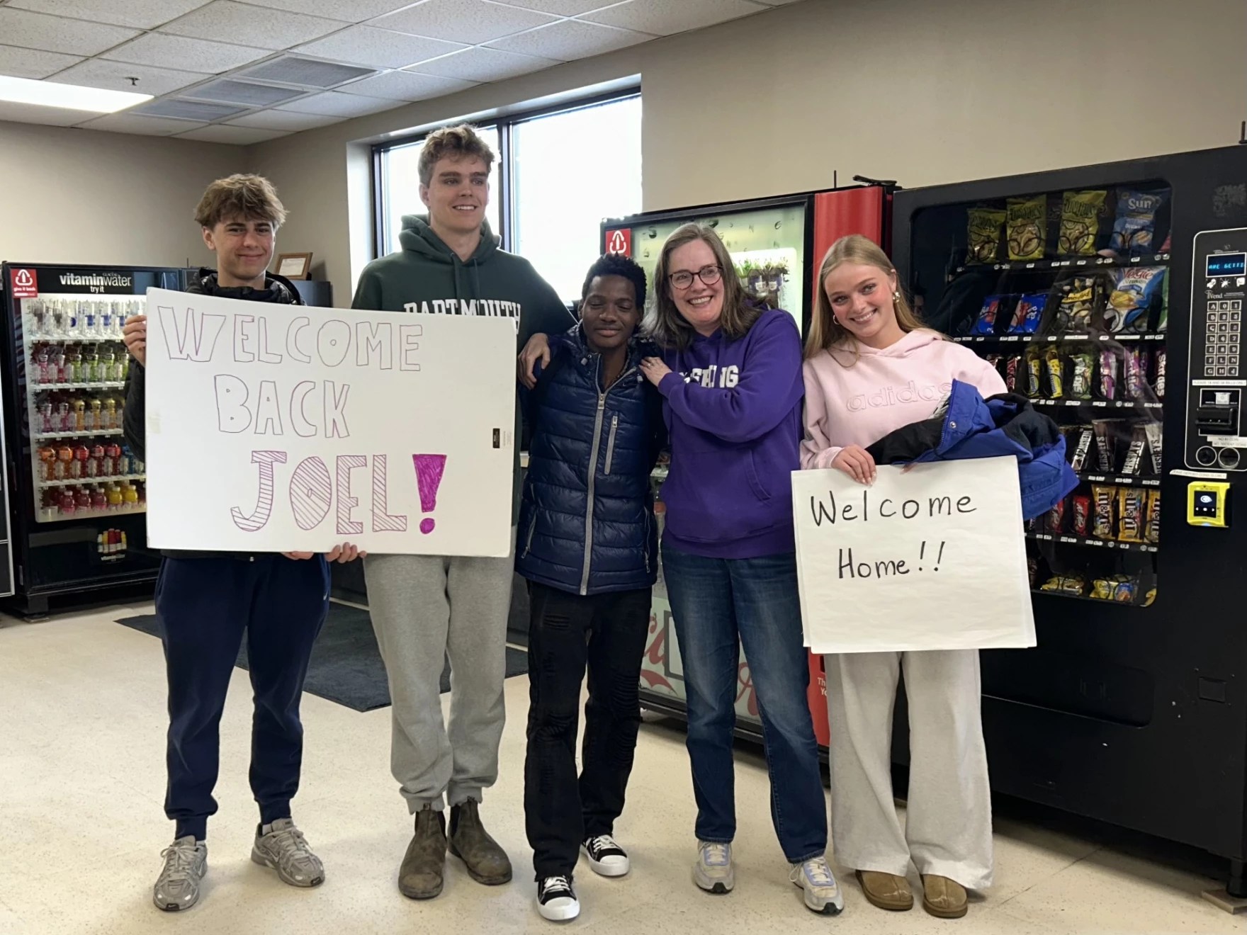 Mother and 2 kids back in Maine after 4 months in ICE detention