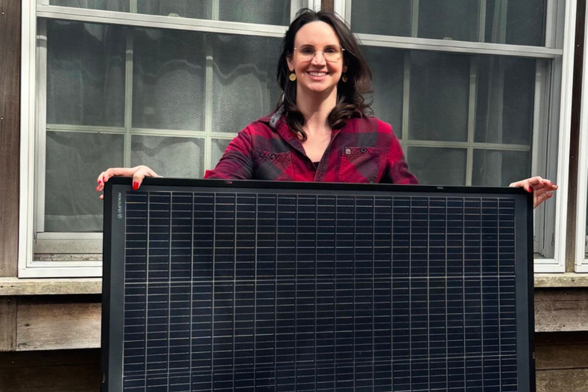bangordailynews.com - Kathleen Phalen Tomaselli - Legislators greenlight low-cost residential plug-in solar for Mainers