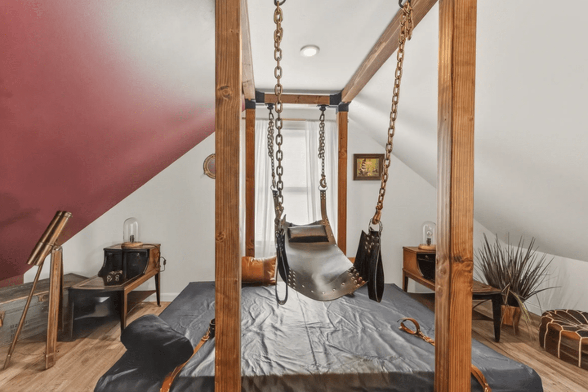 bangordailynews.com - Kathleen O'Brien - This coastal Maine rental house is designed for sex