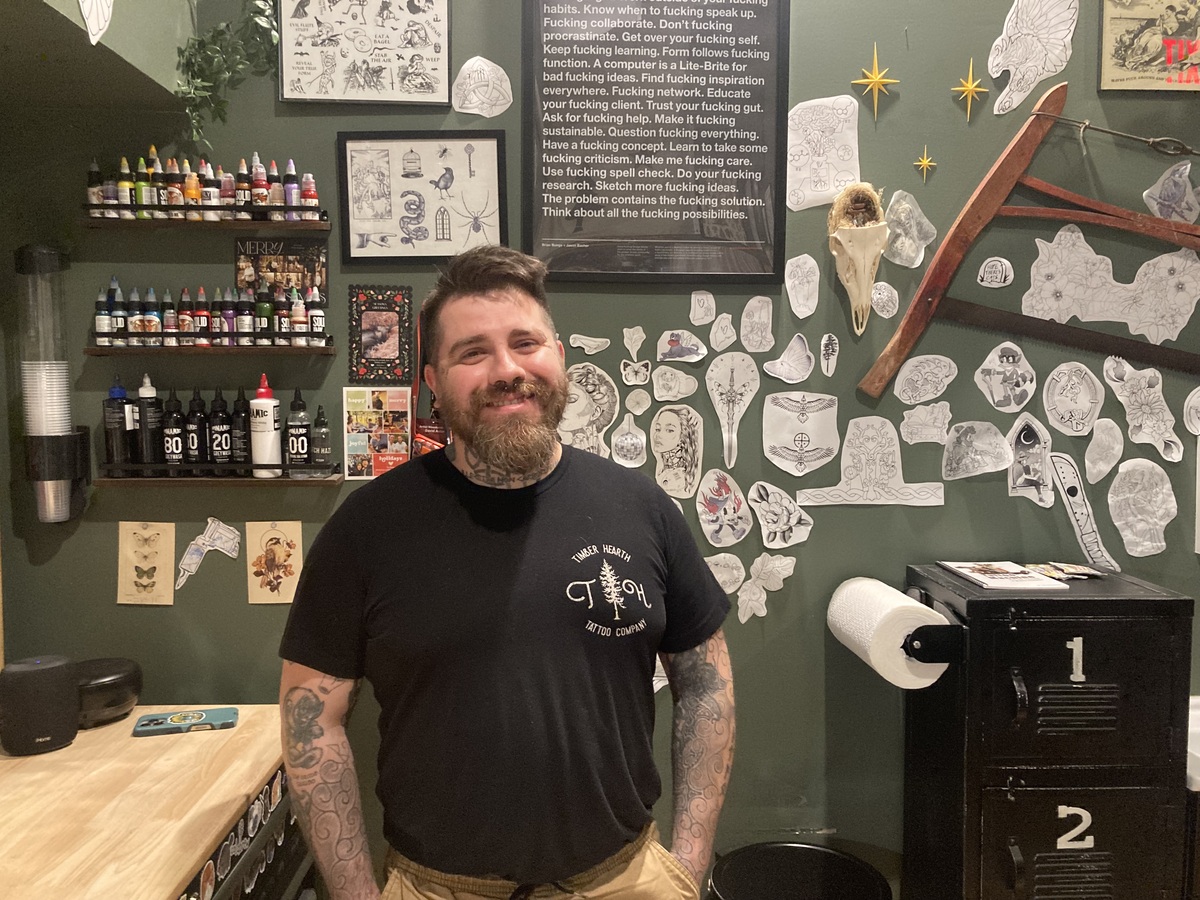 Residents push back against a Maine town’s proposed AI-generated logo
