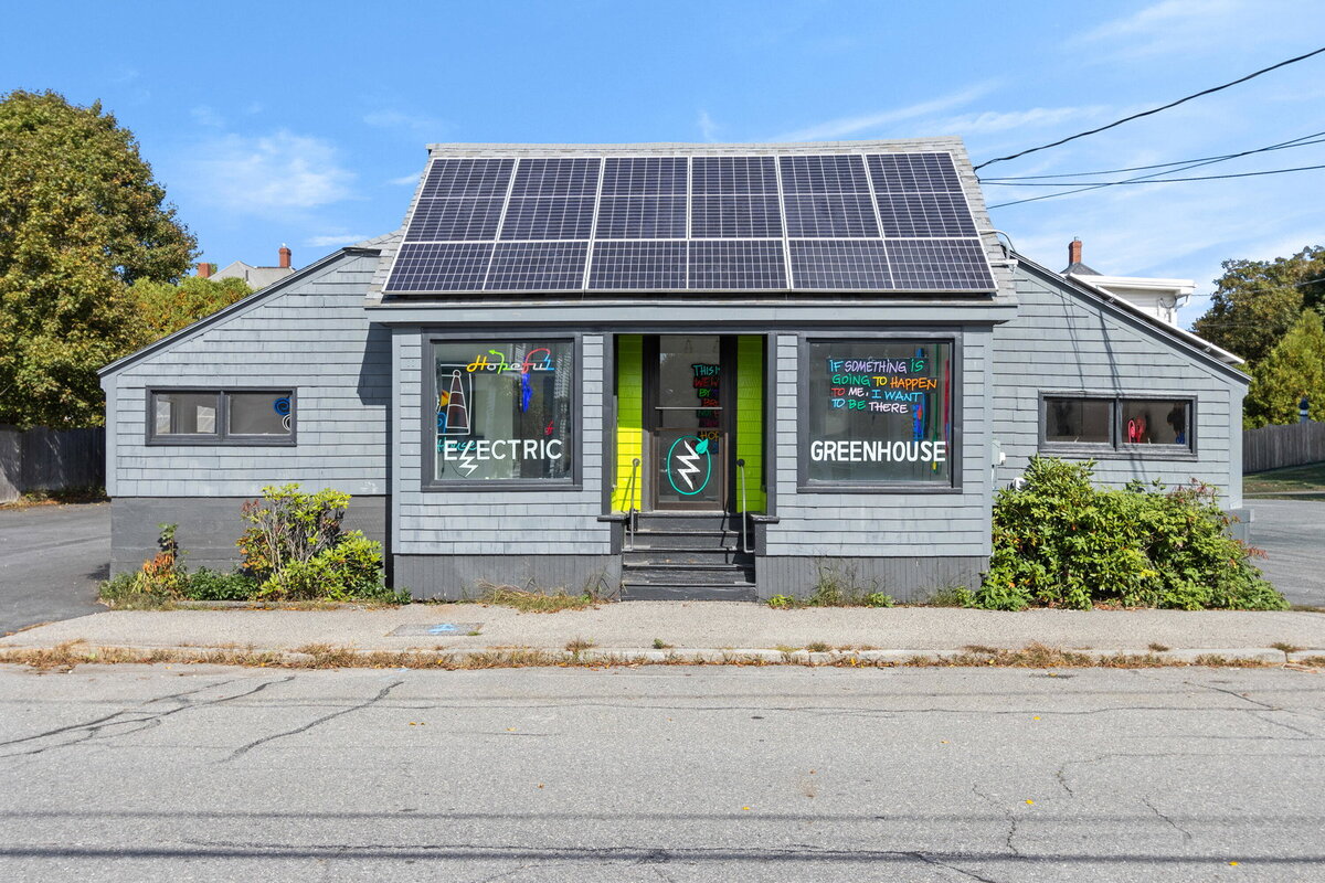 bangordailynews.com - Kathleen O'Brien - Portland home and 'Hopeful' sign artist's studio available for $899K