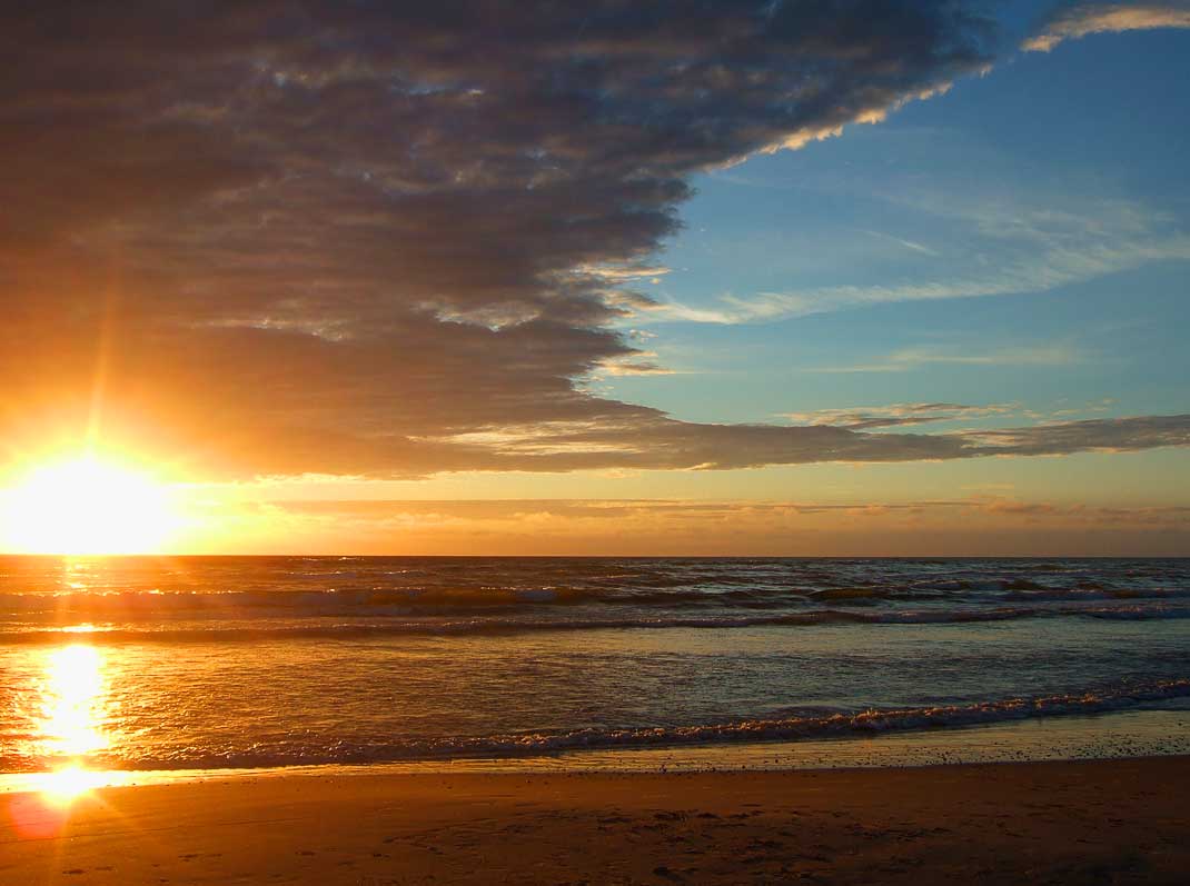 Beach Sunsets - Chasing Nature's Beauty - Beachmeter