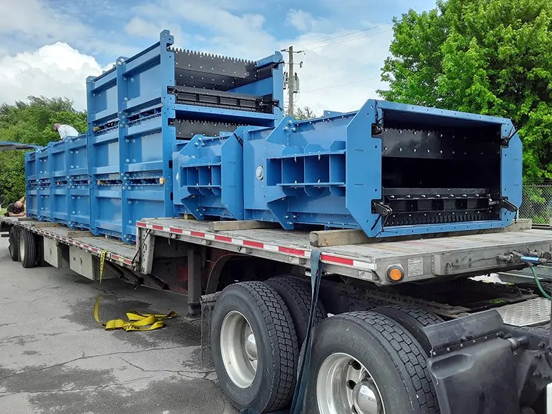 60M SMART Conveyor™ sits on a trailer.