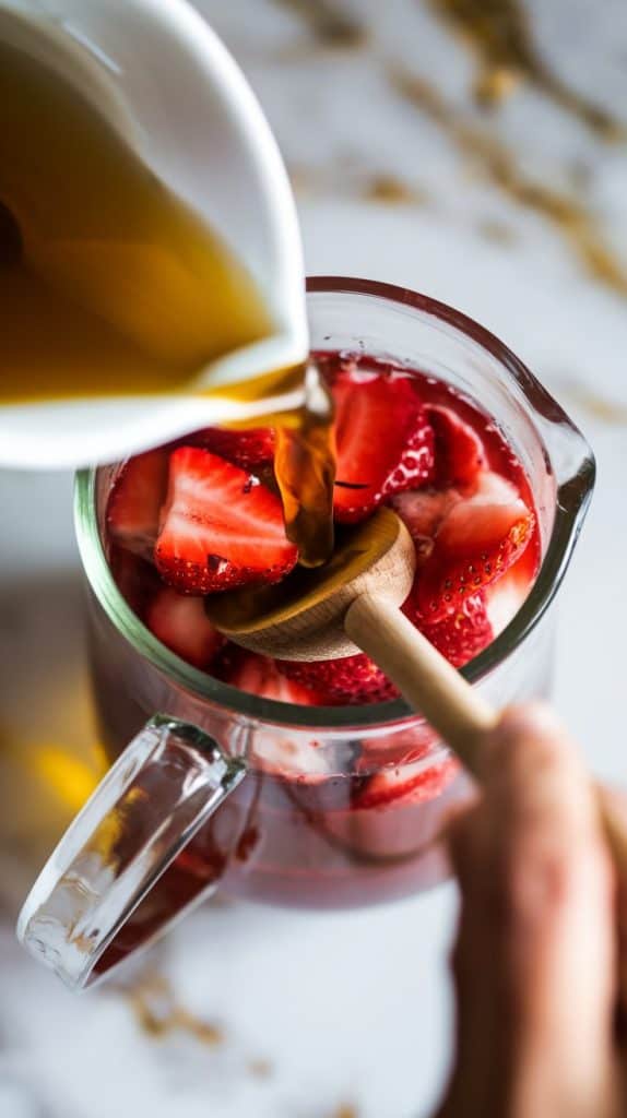 iced strawberry green tea
