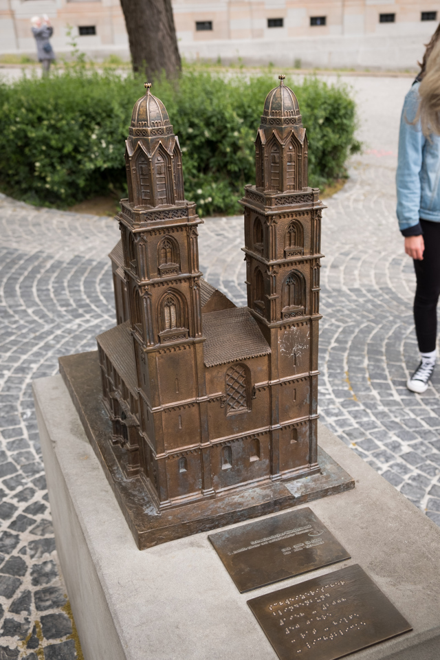This is a model of the Grossmünster church, where the Chagals were. It's there so that blind people can "see" it too!