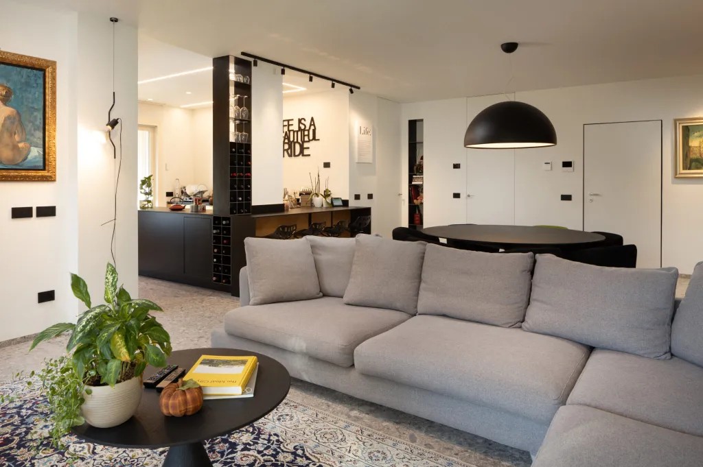 LS House, una moderna casa sul lago di Lecco