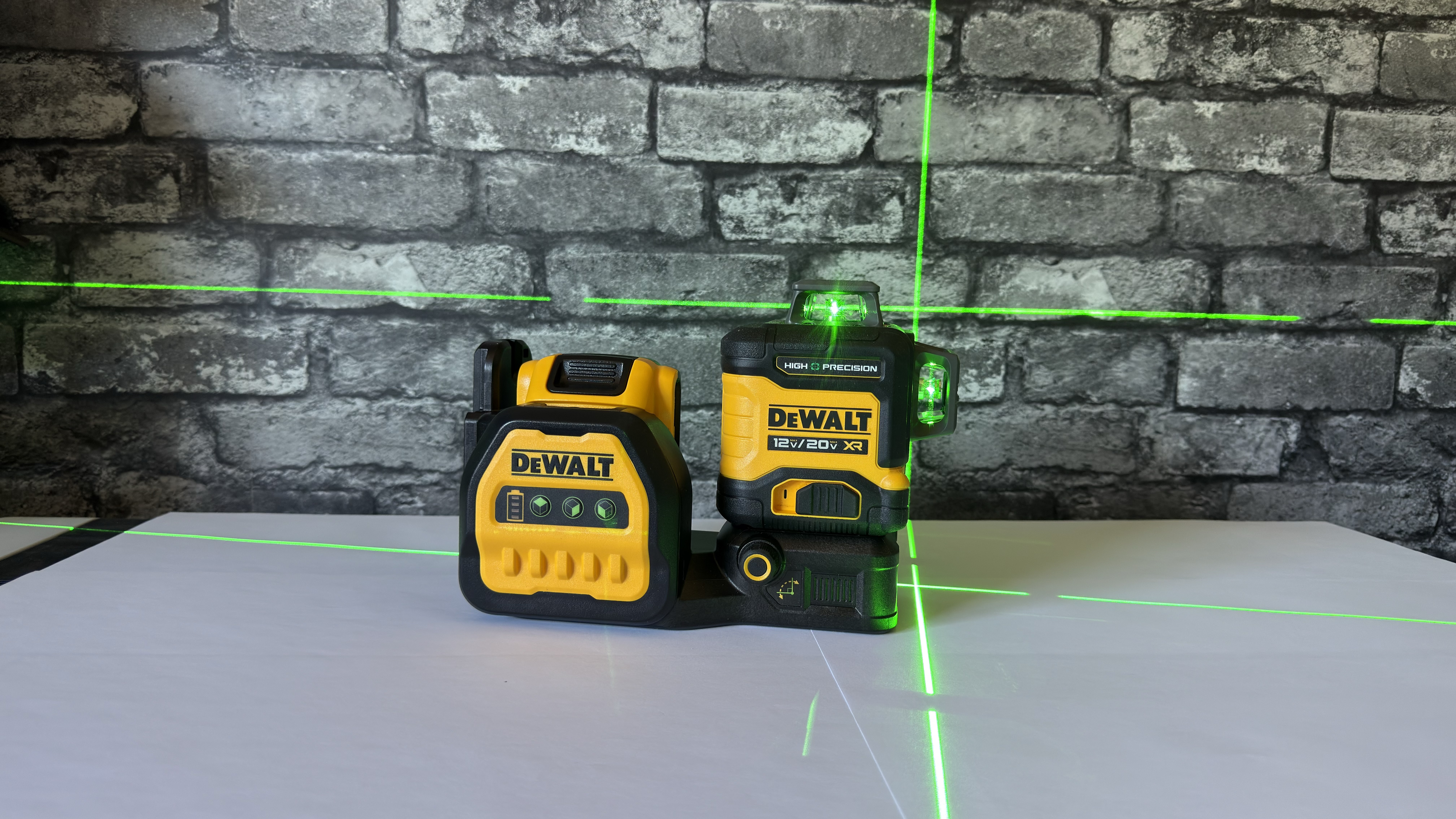 DeWalt high precision line laser used by Bearsted Inspections