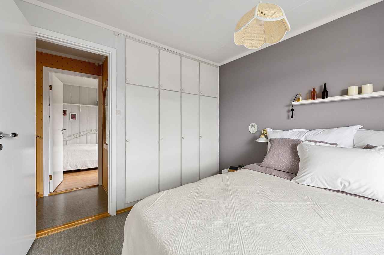 Functional & compact simple box bed design for space optimization