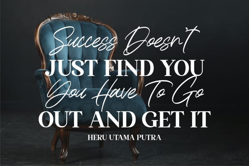 Rocttasil Script Font preview image 4