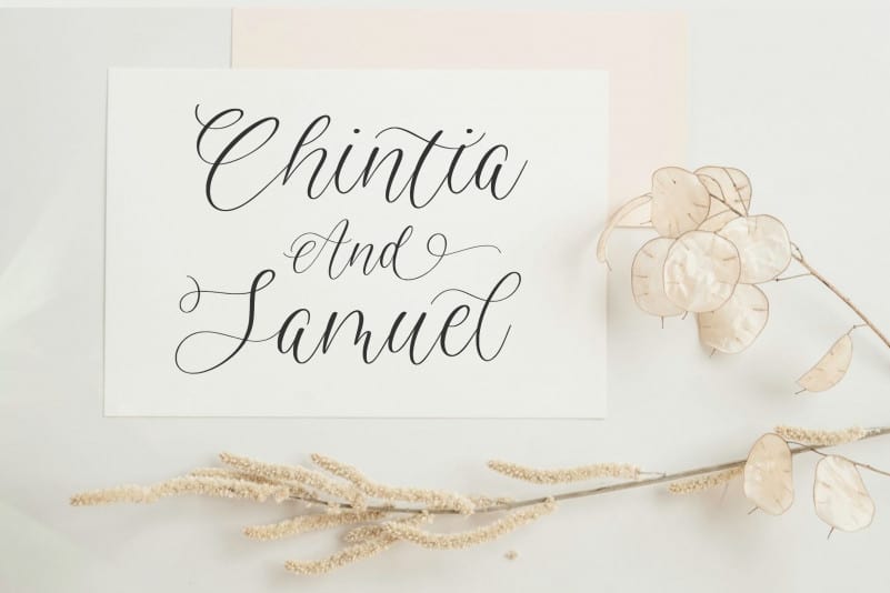 Avalien Calligraphy Font preview image 2