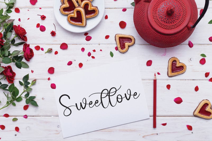 Bettania Calligraphy Font preview image 5