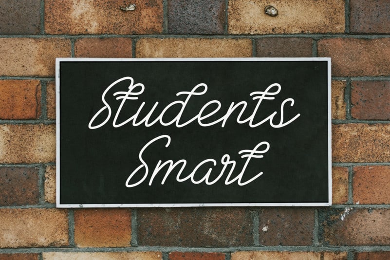 Adellia Handwritten Font preview image 5