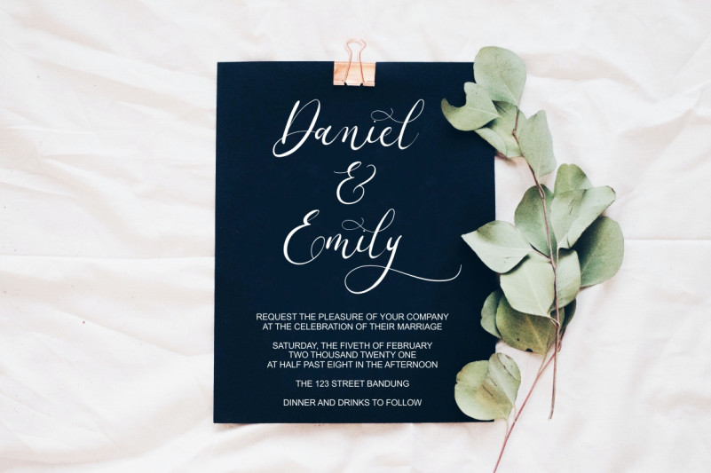 The Romance Font preview image 4