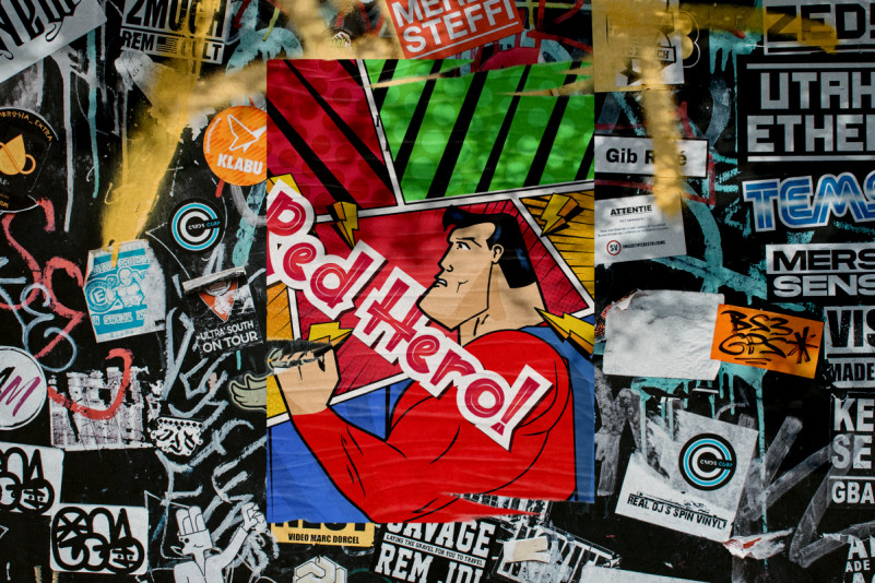 Super Red Font preview image 4
