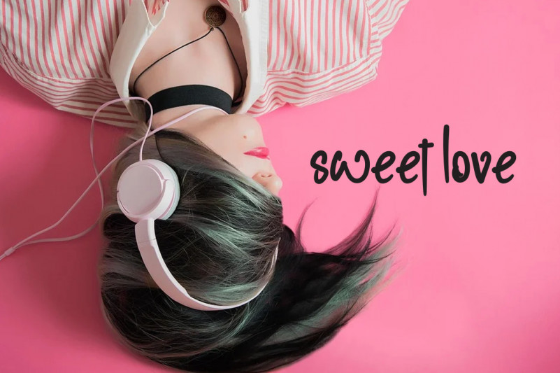 July Summer Font preview image 4