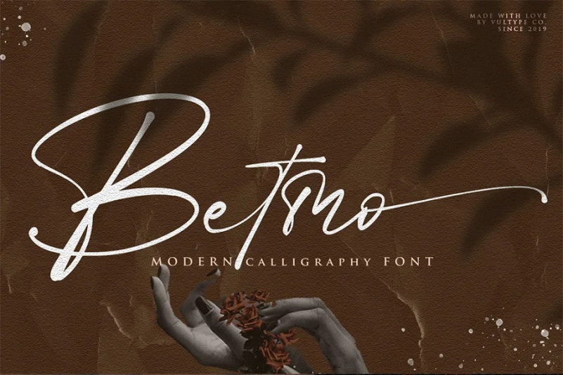 Betmo Script Font
