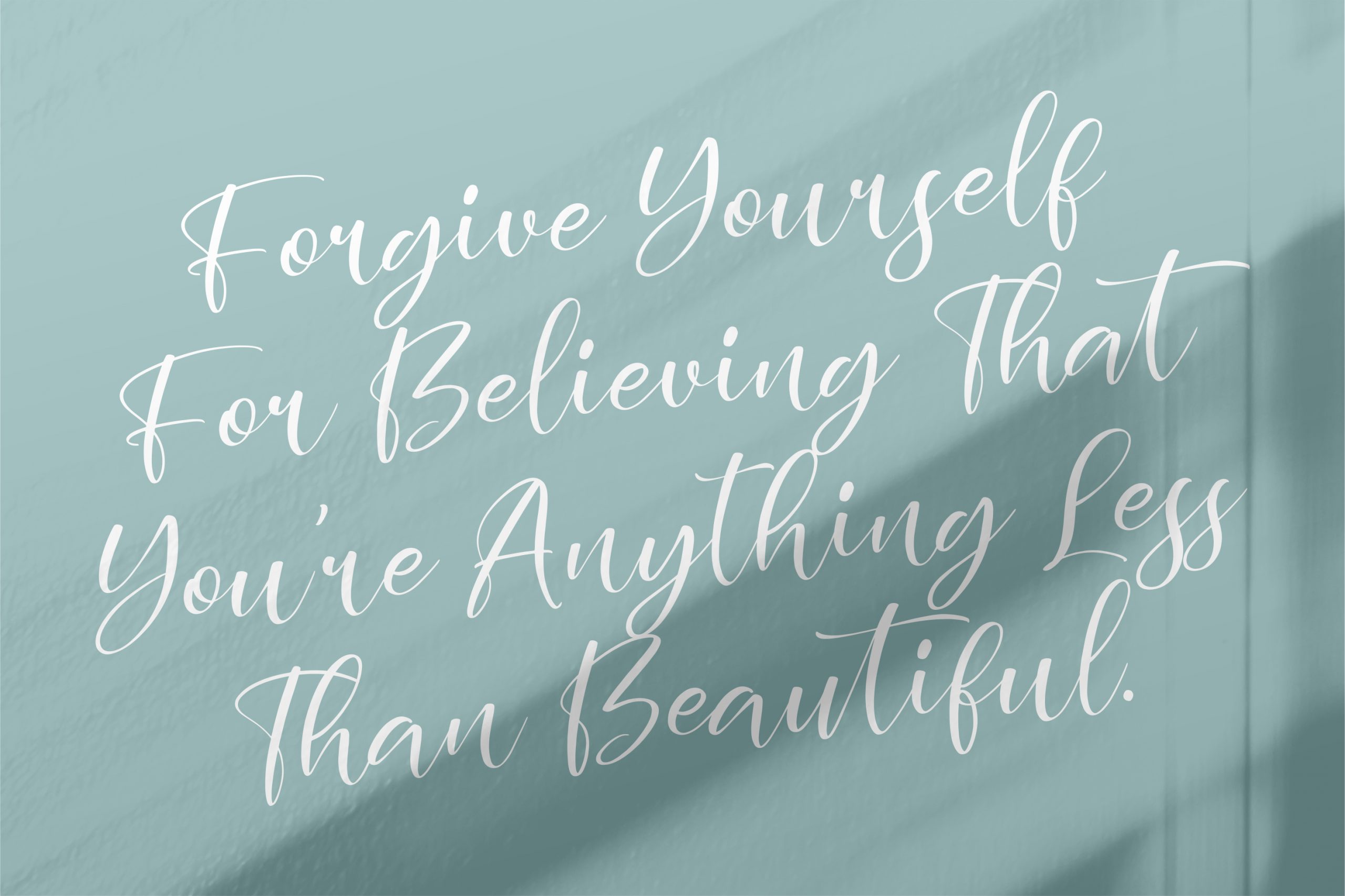 Holistica Font preview image 3