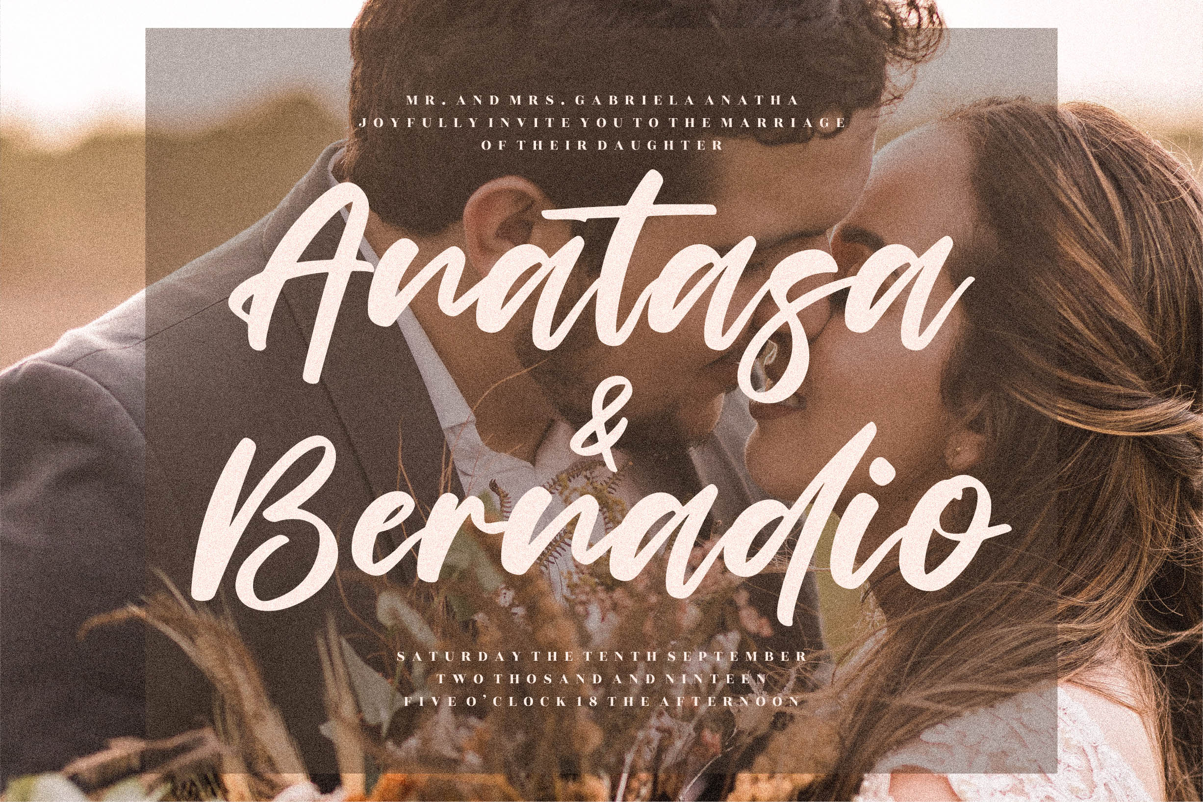 Charming Holiday Font preview image 4