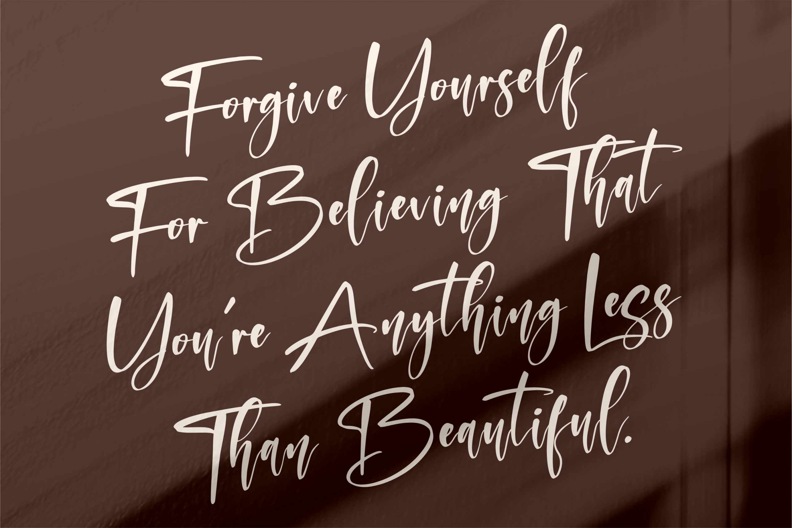 Emelyday Font preview image 3