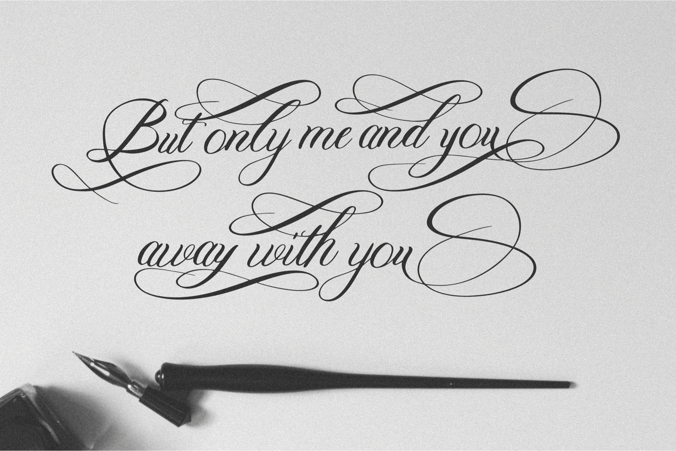Holdywood Font preview image 5
