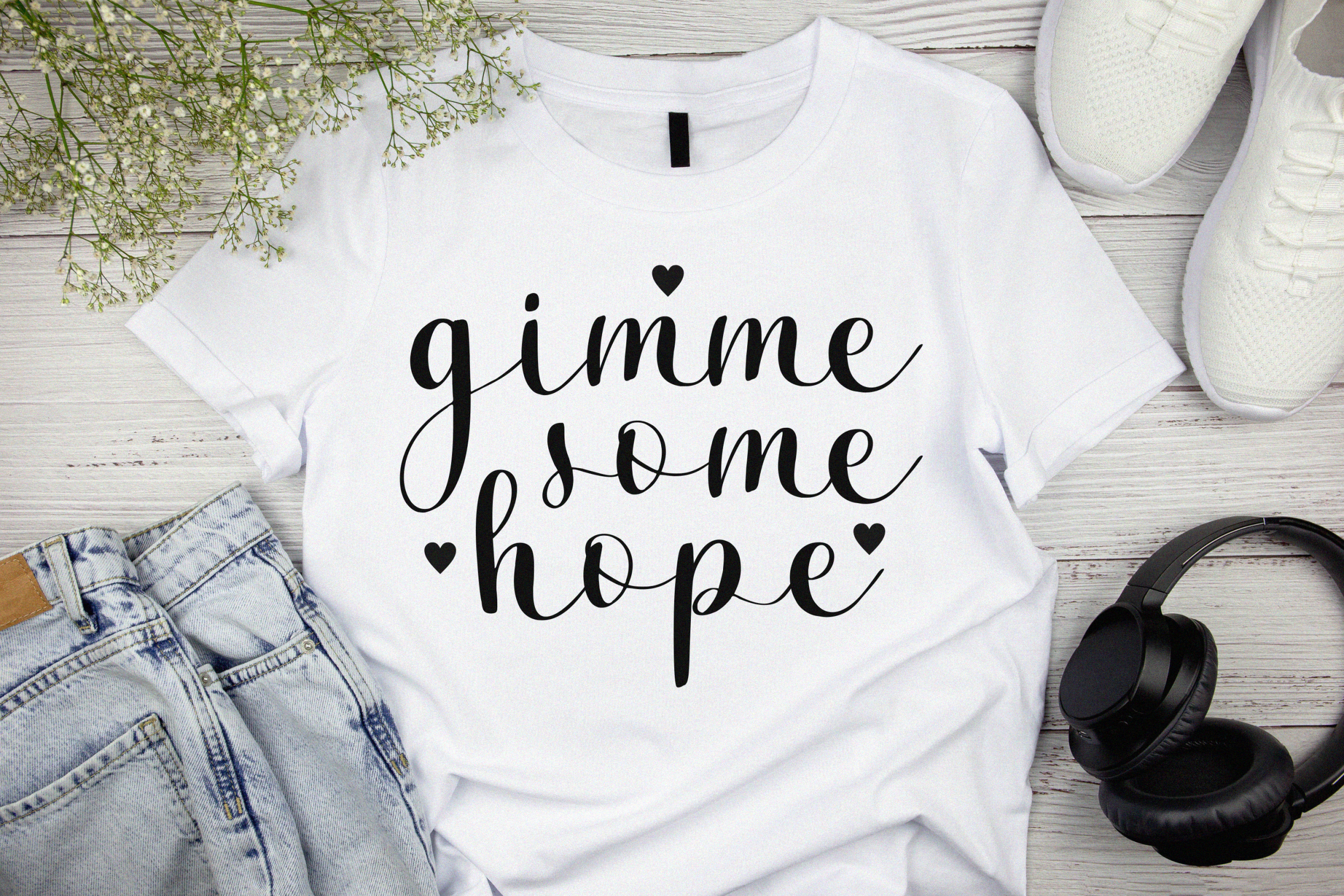 Magica Script Font preview image 2
