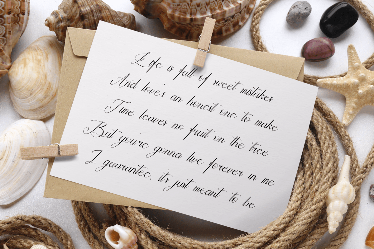 Mightyline Font preview image 3