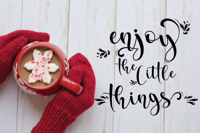 Hello Winter Font preview image 5